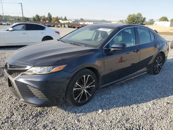 4T1B11HK8JU592528 2018 TOYOTA CAMRY - Image 1