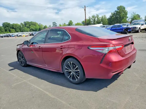 4T1B11HK8JU593050 2018 TOYOTA CAMRY - Image 2