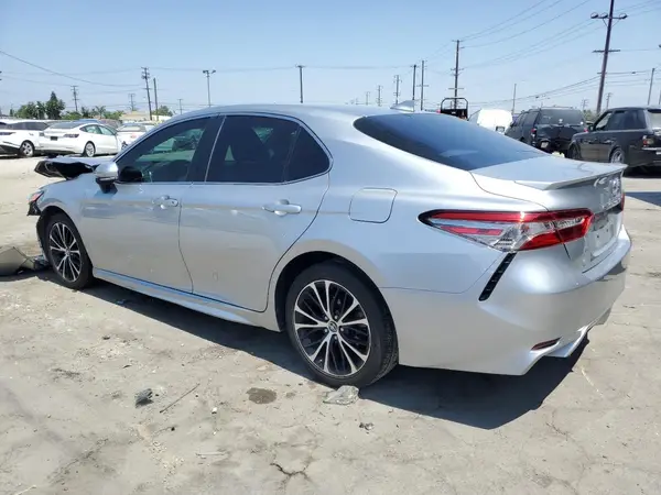 4T1B11HK8JU593954 2018 TOYOTA CAMRY - Image 2