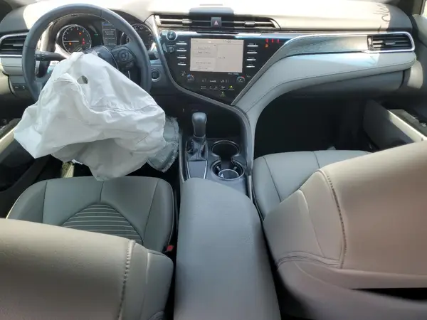 4T1B11HK8JU593954 2018 TOYOTA CAMRY - Image 8