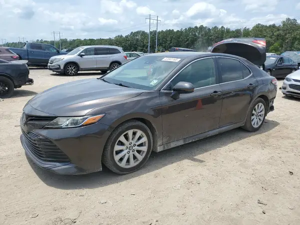 4T1B11HK8JU594845 2018 TOYOTA CAMRY - Image 1