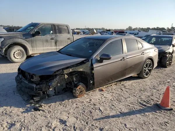 4T1B11HK8JU595025 2018 TOYOTA CAMRY - Image 1