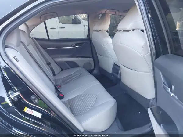 4T1B11HK8JU596174 2018 TOYOTA CAMRY - Image 8