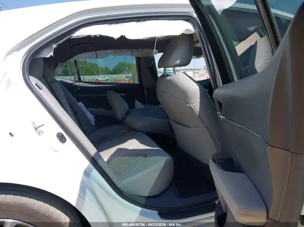 4T1B11HK8JU597051 2018 TOYOTA CAMRY - Image 8