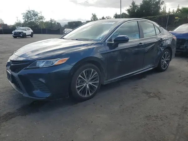 4T1B11HK8JU598054 2018 TOYOTA CAMRY - Image 1