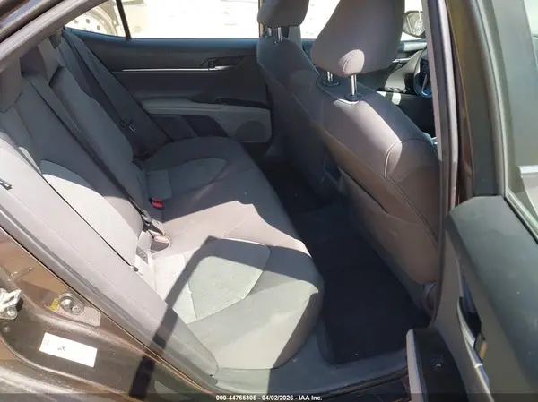 4T1B11HK8JU598555 2018 TOYOTA CAMRY - Image 8