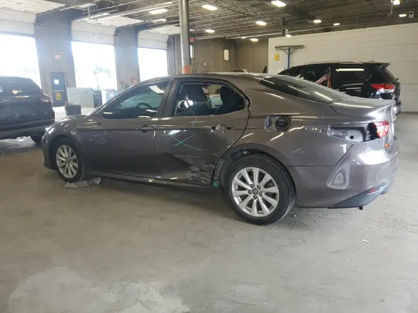 4T1B11HK8JU601504 2018 TOYOTA CAMRY - Image 2
