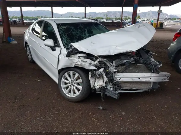 4T1B11HK8JU601924 2018 TOYOTA CAMRY - Image 1