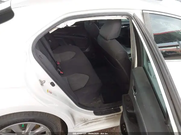 4T1B11HK8JU601924 2018 TOYOTA CAMRY - Image 8