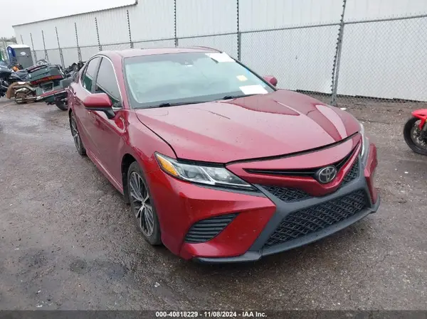 4T1B11HK8JU602586 2018 TOYOTA CAMRY - Image 1