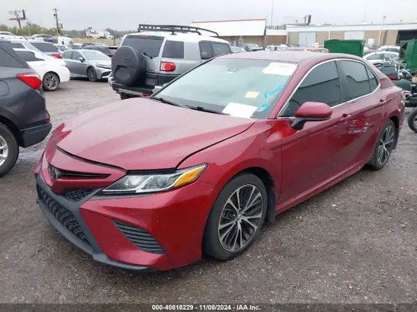 4T1B11HK8JU602586 2018 TOYOTA CAMRY - Image 2
