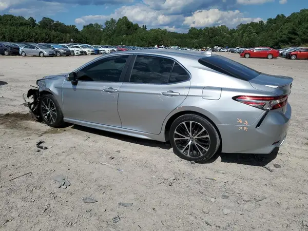 4T1B11HK8JU602751 2018 TOYOTA CAMRY - Image 2