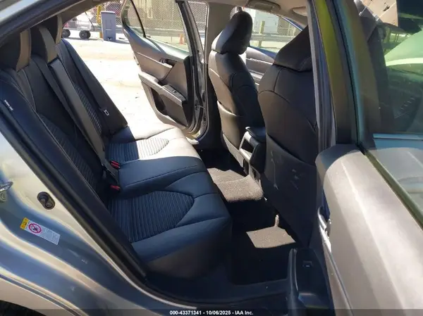 4T1B11HK8JU604435 2018 TOYOTA CAMRY - Image 8
