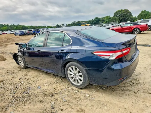 4T1B11HK8JU605312 2018 TOYOTA CAMRY - Image 2