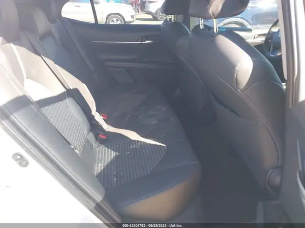 4T1B11HK8JU605651 2018 TOYOTA CAMRY - Image 8