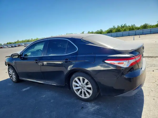 4T1B11HK8JU605665 2018 TOYOTA CAMRY - Image 2