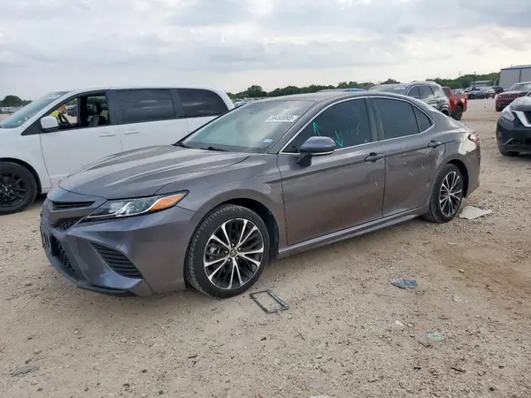 4T1B11HK8JU605682 2018 TOYOTA CAMRY - Image 1