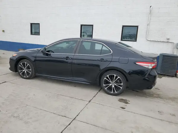 4T1B11HK8JU605858 2018 TOYOTA CAMRY - Image 2
