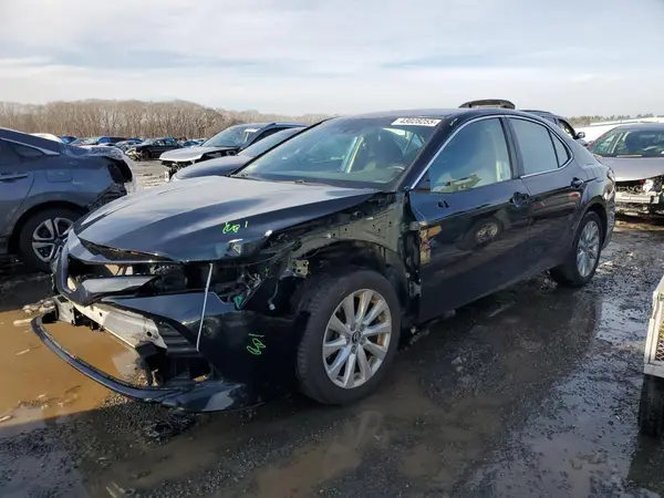 4T1B11HK8JU605911 2018 TOYOTA CAMRY - Image 1