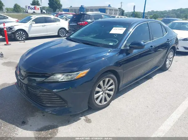 4T1B11HK8JU606525 2018 TOYOTA CAMRY - Image 2