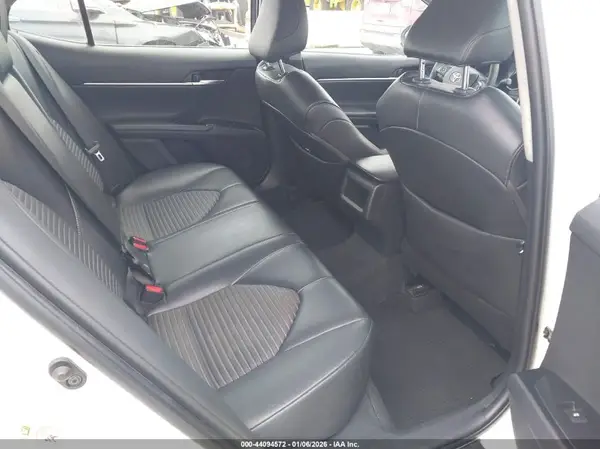 4T1B11HK8JU606914 2018 TOYOTA CAMRY - Image 8