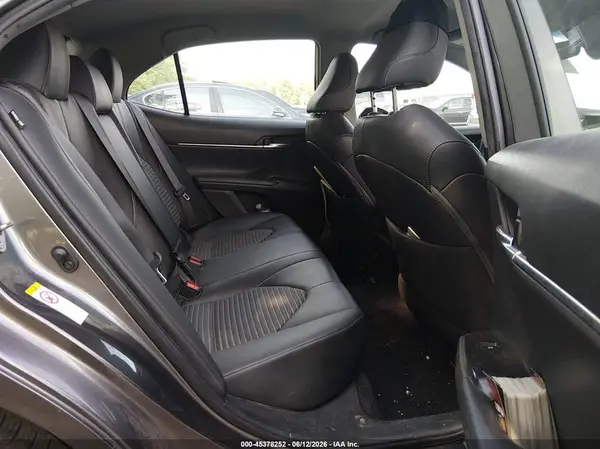 4T1B11HK8JU609828 2018 TOYOTA CAMRY - Image 8