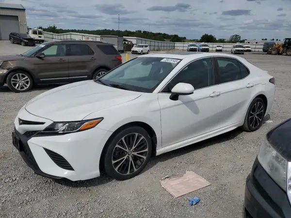 4T1B11HK8JU611885 2018 TOYOTA CAMRY - Image 1