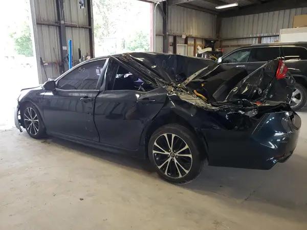 4T1B11HK8JU612003 2018 TOYOTA CAMRY - Image 2