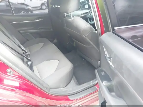 4T1B11HK8JU612664 2018 TOYOTA CAMRY - Image 8