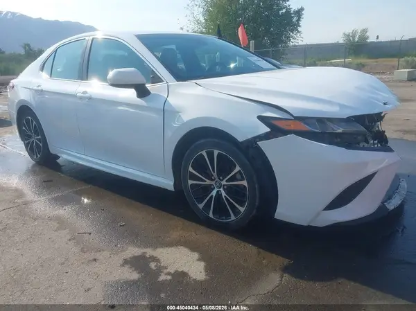 4T1B11HK8JU612731 2018 TOYOTA CAMRY - Image 1