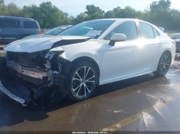 4T1B11HK8JU612731 2018 TOYOTA CAMRY - Image 2