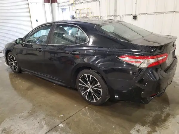4T1B11HK8JU612843 2018 TOYOTA CAMRY - Image 2