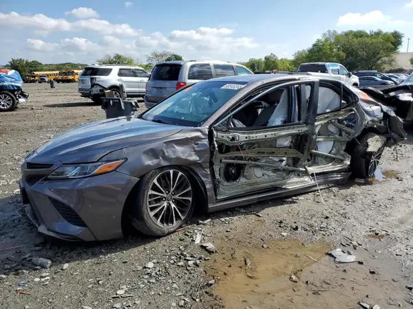4T1B11HK8JU612972 2018 TOYOTA CAMRY - Image 1