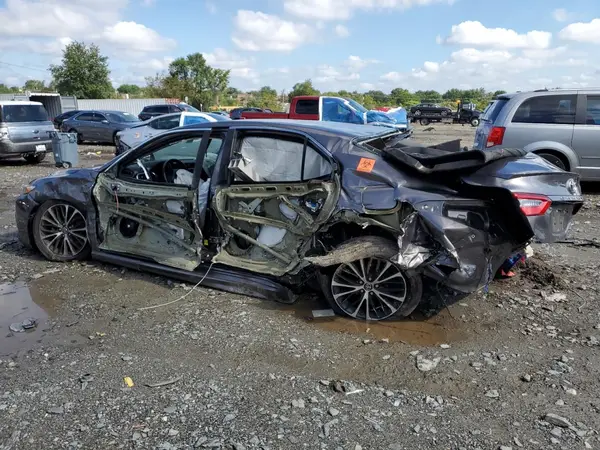 4T1B11HK8JU612972 2018 TOYOTA CAMRY - Image 2