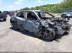 4T1B11HK8JU613524 2018 TOYOTA CAMRY
