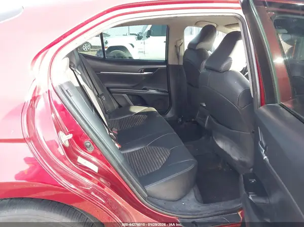 4T1B11HK8JU613927 2018 TOYOTA CAMRY - Image 8