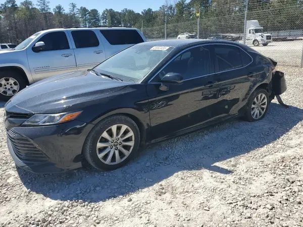 4T1B11HK8JU615080 2018 TOYOTA CAMRY - Image 1