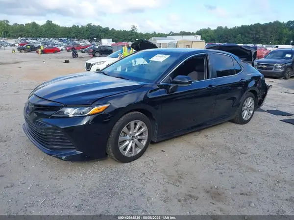 4T1B11HK8JU616522 2018 TOYOTA CAMRY - Image 2