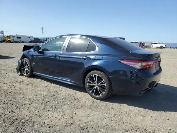 4T1B11HK8JU616701 2018 TOYOTA CAMRY - Image 2