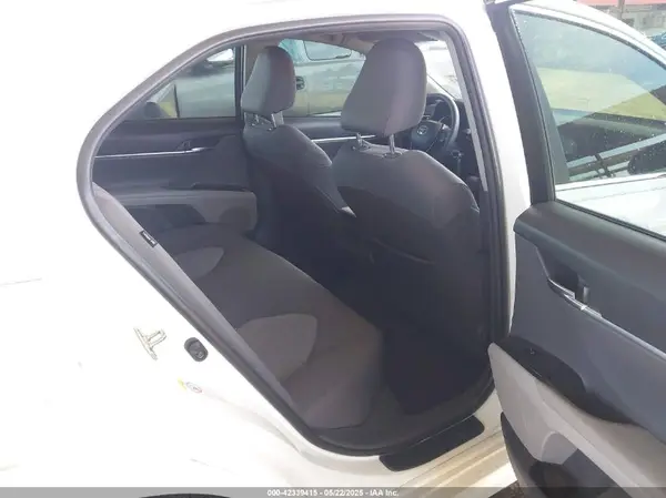 4T1B11HK8JU617251 2018 TOYOTA CAMRY - Image 8