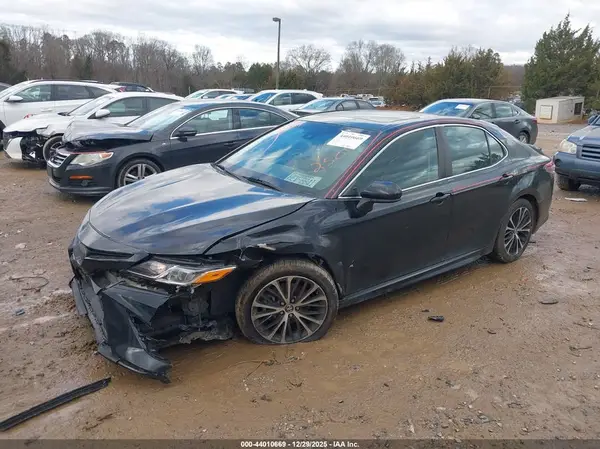 4T1B11HK8JU622501 2018 TOYOTA CAMRY - Image 2