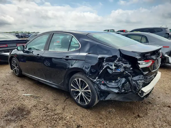 4T1B11HK8JU624975 2018 TOYOTA CAMRY - Image 2