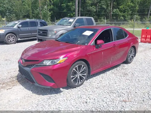 4T1B11HK8JU625205 2018 TOYOTA CAMRY - Image 2