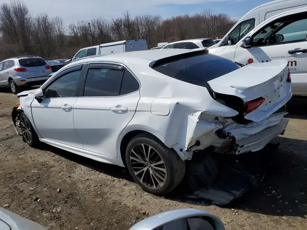 4T1B11HK8JU627794 2018 TOYOTA CAMRY - Image 2