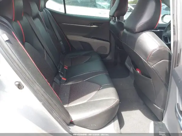 4T1B11HK8JU628802 2018 TOYOTA CAMRY - Image 8