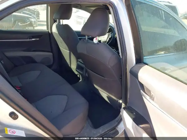 4T1B11HK8JU631750 2018 TOYOTA CAMRY - Image 8