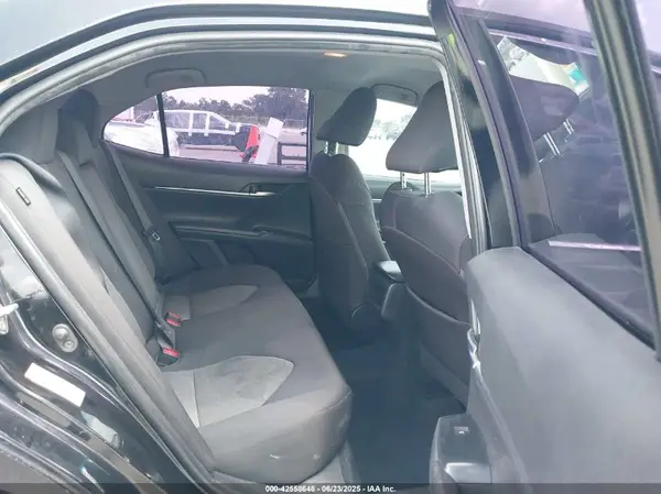 4T1B11HK8JU634745 2018 TOYOTA CAMRY - Image 8