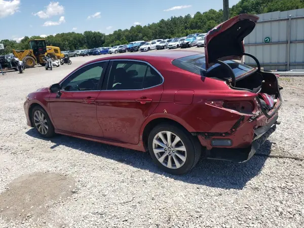 4T1B11HK8JU635202 2018 TOYOTA CAMRY - Image 2