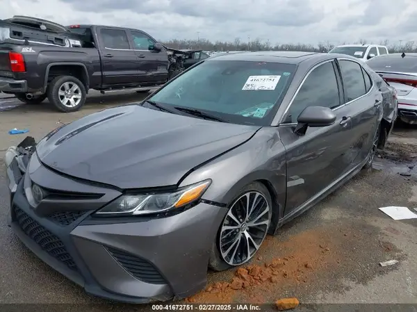 4T1B11HK8JU635944 2018 TOYOTA CAMRY - Image 2