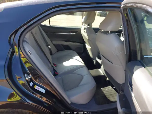 4T1B11HK8JU636611 2018 TOYOTA CAMRY - Image 8